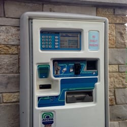 Giant Amoco Car Wash - Newer car wash