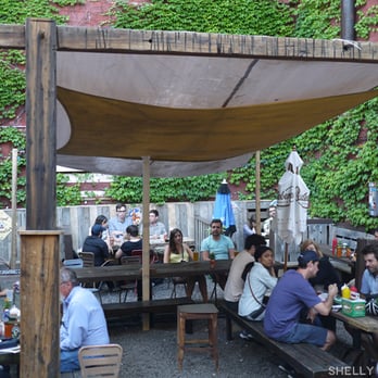 Brooklyn Ice House - Love the chill outdoor space - Barbeque Near Me - Brooklyn, New York Brooklyn Ice House - Love the chill outdoor space - Barbeque Near Me - Brooklyn, New York