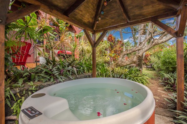 The Bali House & Cottage at Kehena Beach Hawaii by null