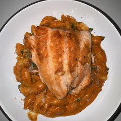Salmon pasta