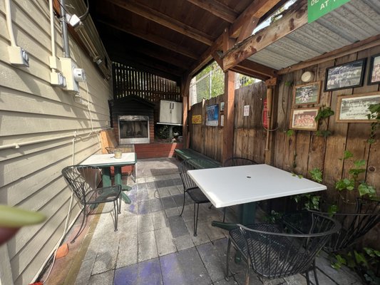 Duchess Tavern by null