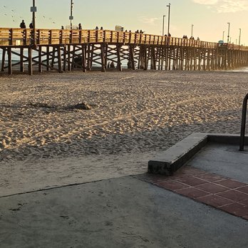 Mutt Lynch's - Huntington beach pier. Ruby's is at the end of it. Great place for a burger and shake. - Pubs Near Me - Newport Beach, California Mutt Lynch's - Huntington beach pier. Ruby's is at the end of it. Great place for a burger and shake. - Pubs Near Me - Newport Beach, California