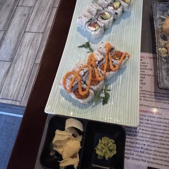 Takara - Spicy tuna roll and salmon cream cheese roll - Sushi Bars Near Me - Irving, Texas