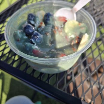 Cafe Bella - Ocean bowl.. I had already started eating it. They have several tables and a bench out there atop turf grassing. It's a nice set up outside. - Coffee & Tea Near Me - San Diego, California Cafe Bella - Ocean bowl.. I had already started eating it. They have several tables and a bench out there atop turf grassing. It's a nice set up outside. - Coffee & Tea Near Me - San Diego, California
