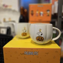 Williams Sonoma - Cute Peanuts mug in shape of pumpkin for Halloween!