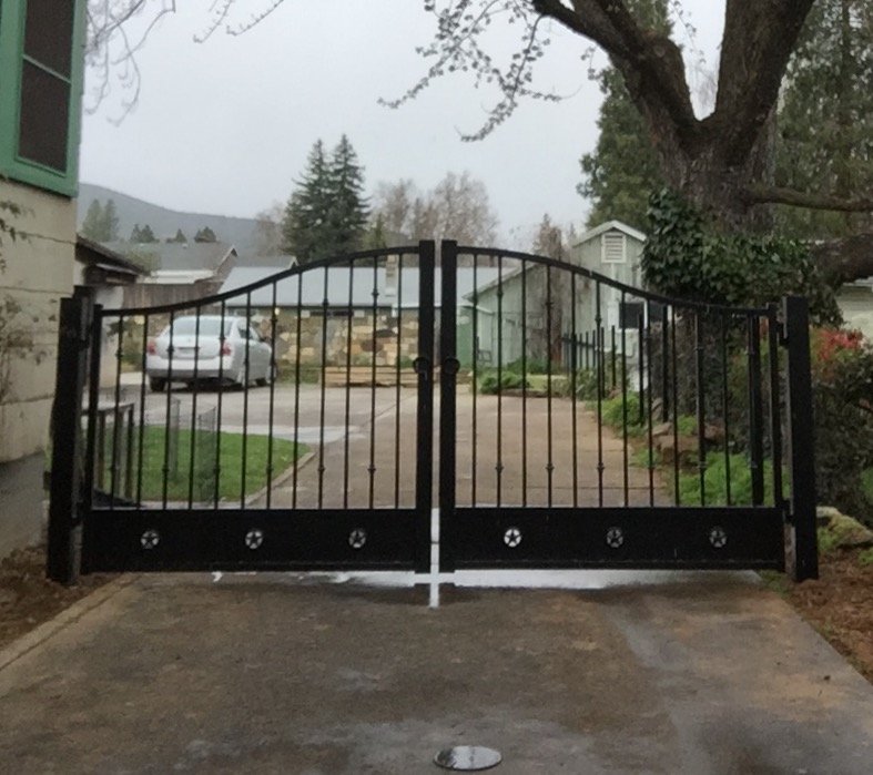 BASIC FENCING Updated September 2024 2211 E Oberlin Rd, Yreka