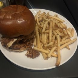 Crispy chicken sandwich