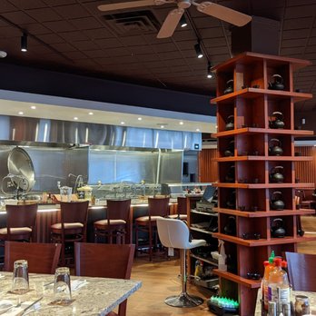 Eating Fresh - Inside - Vietnamese Near Me - Indianapolis, Indiana