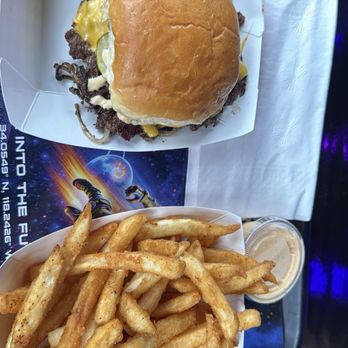 Burger 3000 - So good! Excellent food Excellent service - Burgers Near Me - Los Angeles, California Burger 3000 - So good! Excellent food Excellent service - Burgers Near Me - Los Angeles, California