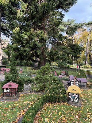 Fitzroy Gardens by null