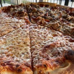 Half plain, half Meat Supreme deliciousness. Half plain, half Meat Supreme deliciousness.