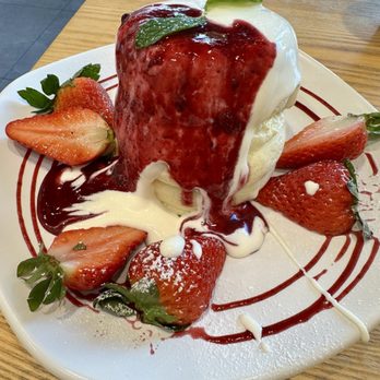 Motto Tea Cafe - Strawberry Shortcake Soufflé Pancake 芝士莓莓舒芙蕾 - Bubble Tea Near Me - San Gabriel, California Motto Tea Cafe - Strawberry Shortcake Soufflé Pancake 芝士莓莓舒芙蕾 - Bubble Tea Near Me - San Gabriel, California