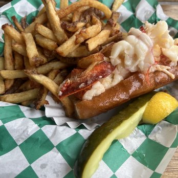 Greenpoint Fish & Lobster - Seafood Near Me - Brooklyn, New York