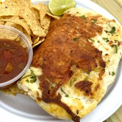 The Paki Taco Food Truck - Butter Chicken Gordita Crunch