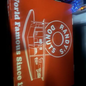 Randy's Donuts - Donuts Near Me - Inglewood, California