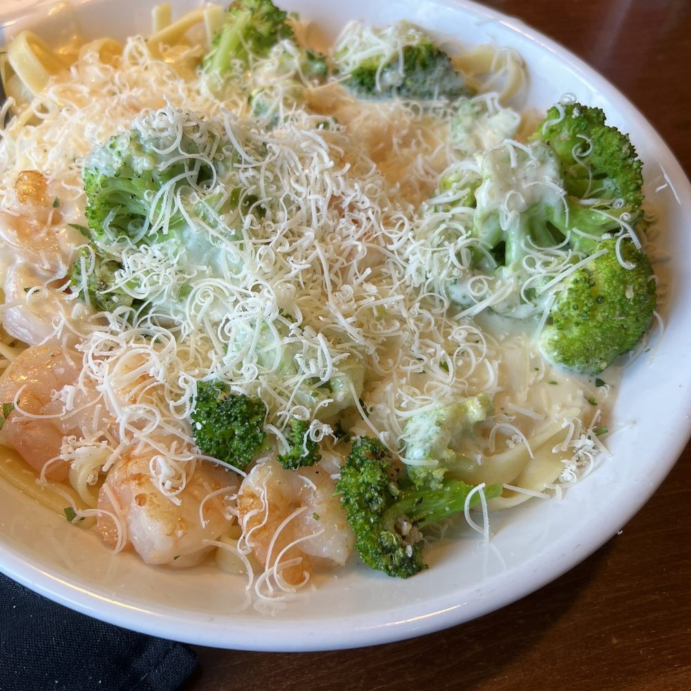 Olive Garden Italian Restaurant - Shrimp Alfredo - Italian Near Me - Bridgeton, Missouri Olive Garden Italian Restaurant - Shrimp Alfredo - Italian Near Me - Bridgeton, Missouri