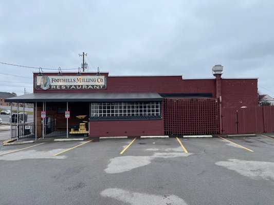 Foothills Milling Co by null