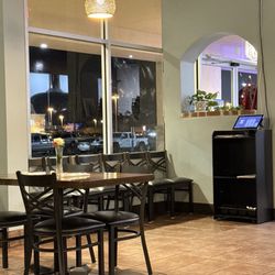 El Fornino Pizzeria - Beautiful and clean