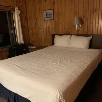 Apgar Village Lodge - No air conditioning, but a fan is available - Hotels Near Me - West Glacier, Montana Apgar Village Lodge - No air conditioning, but a fan is available - Hotels Near Me - West Glacier, Montana