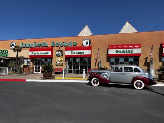 Ichabod's Lounge and Restaurant by null