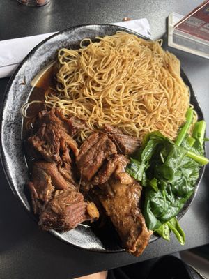 Lee’s Kitchen Noodle & Rice U Dub by null