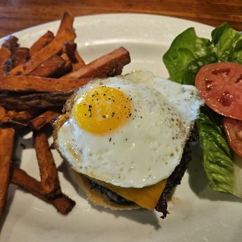 Doc B's Restaurant + Bar - Wedge burger - Bars Near Me - Coral Gables, Florida