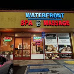 Waterfront spa & massage - Location is at a small shopping center with very limited parking space.