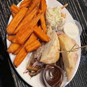 Sweet T's Restaurant + Bar - Southern Near Me - Windsor, California