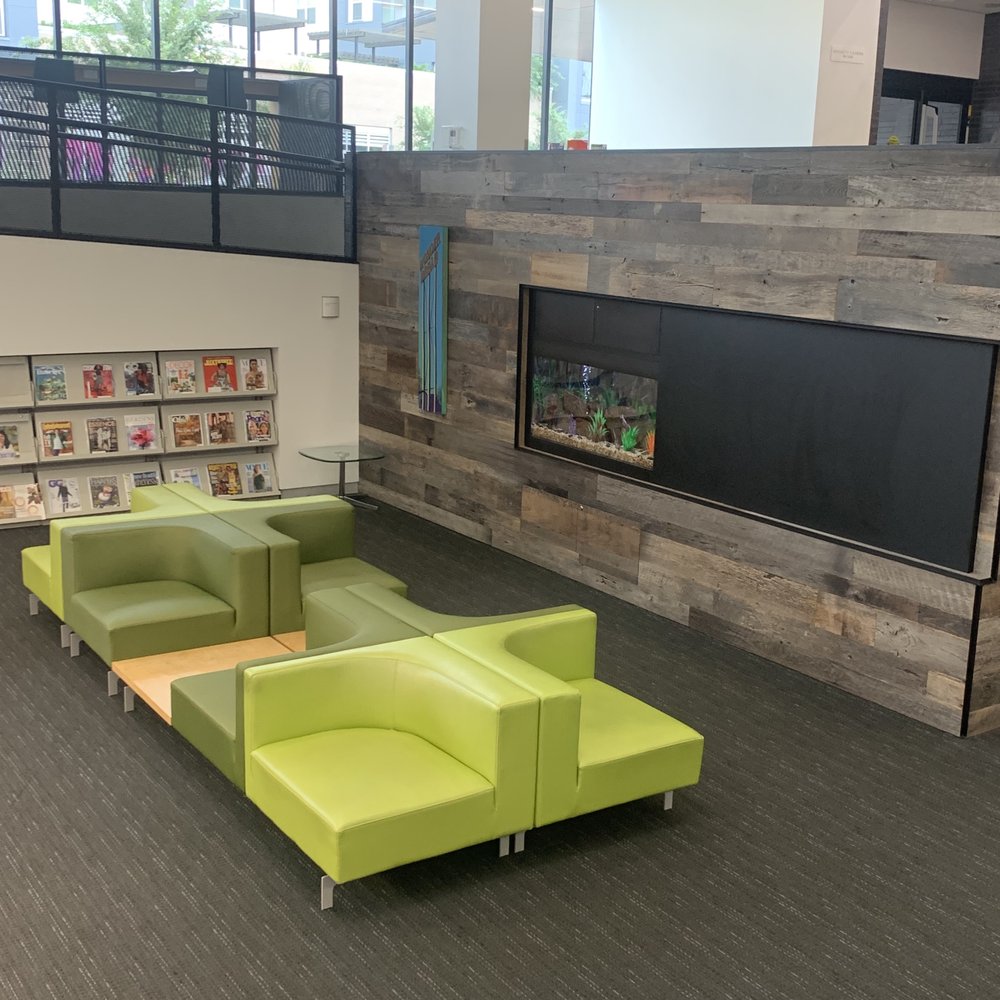 Columbus Metropolitan Library - Columbus - Reading area with fish tank - Libraries Near Me - Columbus, Ohio