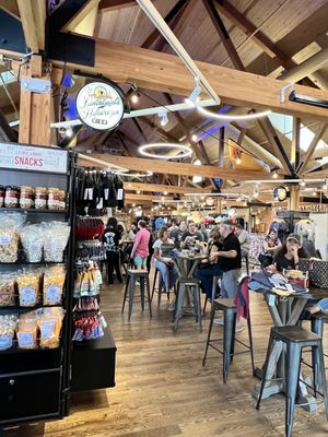 Leinie Lodge by null