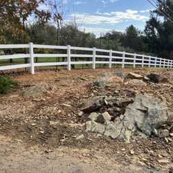Sierra Foothill Fence - @175' vinyl fence