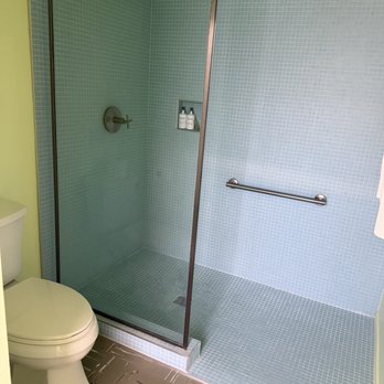 Hope Springs - Mid Century style Shower - Hotels Near Me - Desert Hot Springs, California Hope Springs - Mid Century style Shower - Hotels Near Me - Desert Hot Springs, California