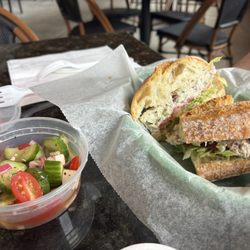 Joey Tomatoes Deli & Market - Chicken sandwich