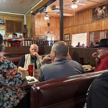 Chris' & Pitt's - Barbeque Near Me - Bellflower, California Chris' & Pitt's - Barbeque Near Me - Bellflower, California