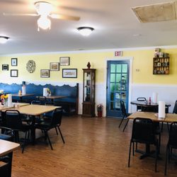 Bobs Cafe - Bob's Cafe Dining Area