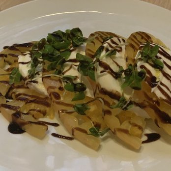 Bottiglia - Mozzarella & Tomato Caprese - Italian Near Me - Henderson, Nevada Bottiglia - Mozzarella & Tomato Caprese - Italian Near Me - Henderson, Nevada