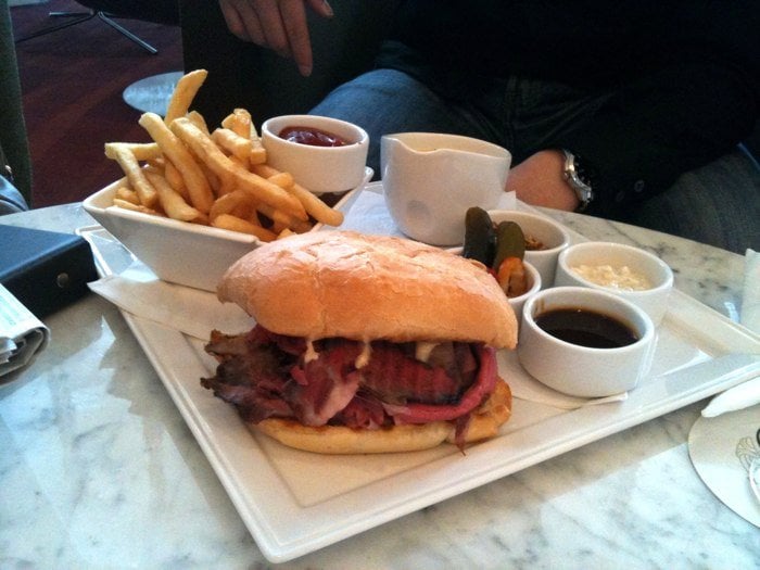 pub image