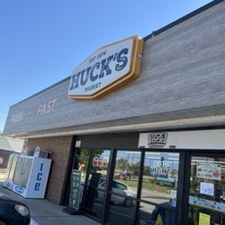 Hucks