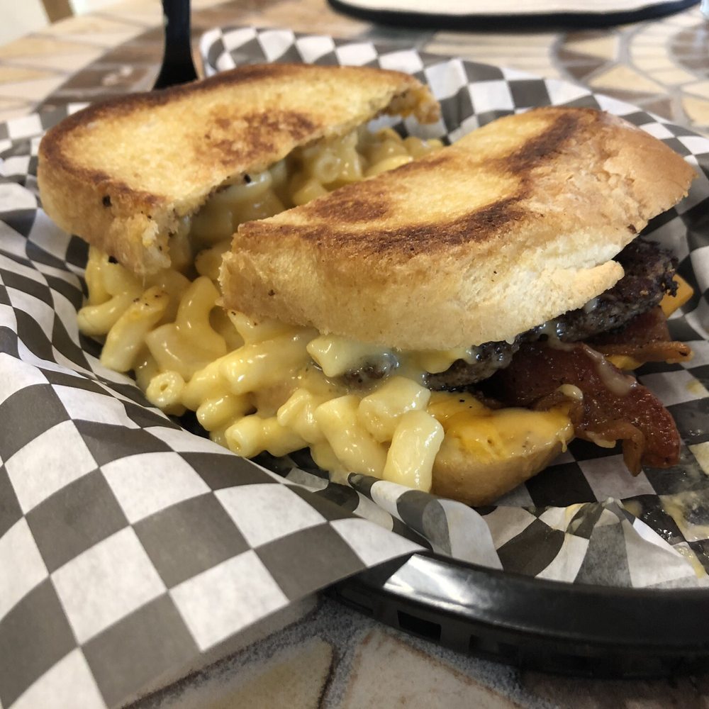 Dan's The Grub Shack - Macaroni Bacon Cheeseburger - Burgers Near Me - Atascadero, California