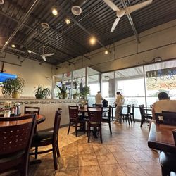 Pho Saigon - Entrance and dining room