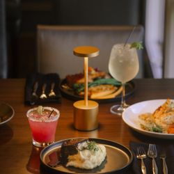 The Oaks Lakeside Kitchen - The Oaks Filet with your favorite cocktail