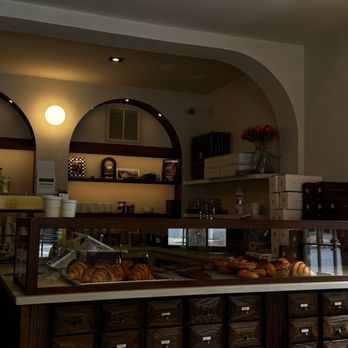 Brown Bee Coffee - Ambiance - Coffee & Tea Near Me - Providence, Rhode Island