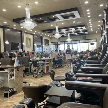 Palace Nail Lounge Gilbert - Atmosphere - Nail Salons Near Me - Mesa, Arizona