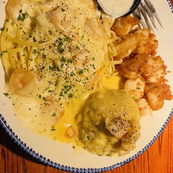 Red Lobster - Double order of jumbo sea scallops fried and Shrimp Linguini Alfredo (Half) mash potatoes - Seafood Near Me - Wayne, New Jersey Red Lobster - Double order of jumbo sea scallops fried and Shrimp Linguini Alfredo (Half) mash potatoes - Seafood Near Me - Wayne, New Jersey