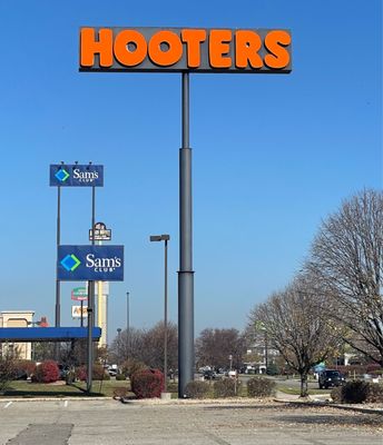 Hooters by null