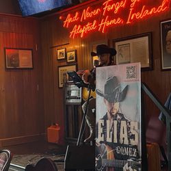 Red Leprechaun - Elias Gomez Live Music