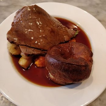 Hanover Street Social - Sunday roast: top side of beef, crispy parsnips and potatoes, sweet potato mash. Yum. - Brasseries Near Me - Liverpool, XMS Hanover Street Social - Sunday roast: top side of beef, crispy parsnips and potatoes, sweet potato mash. Yum. - Brasseries Near Me - Liverpool, XMS