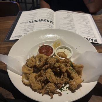 Yard House - Fried Calamari - New American Near Me - Brea, California