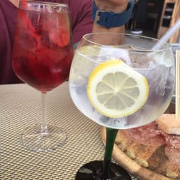 Big drinks! Big drinks!