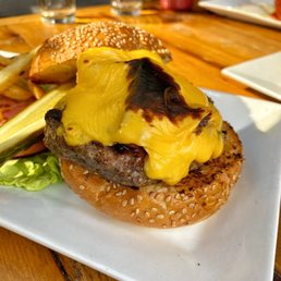 8 Oz. Bacon Cheeseburger